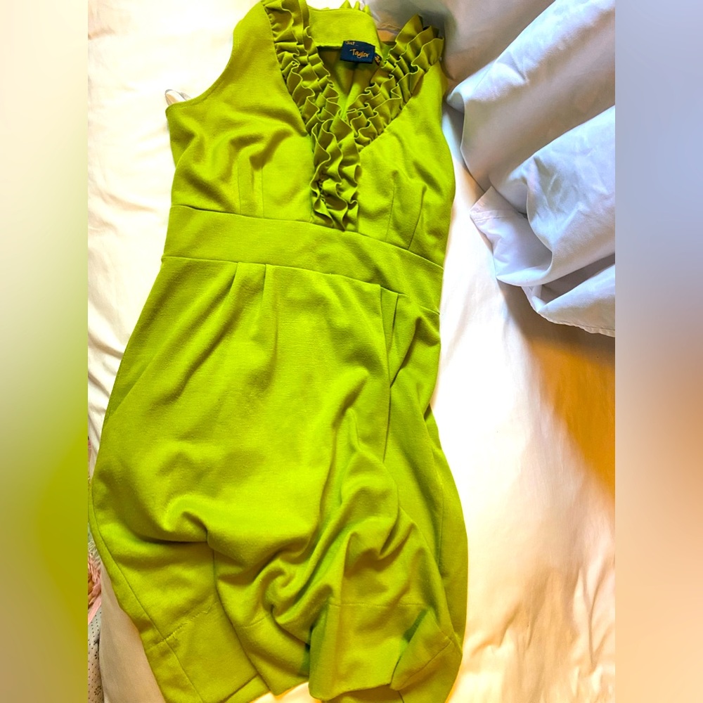 Women’s dress // Just Taylor // Size 10 // Good condition